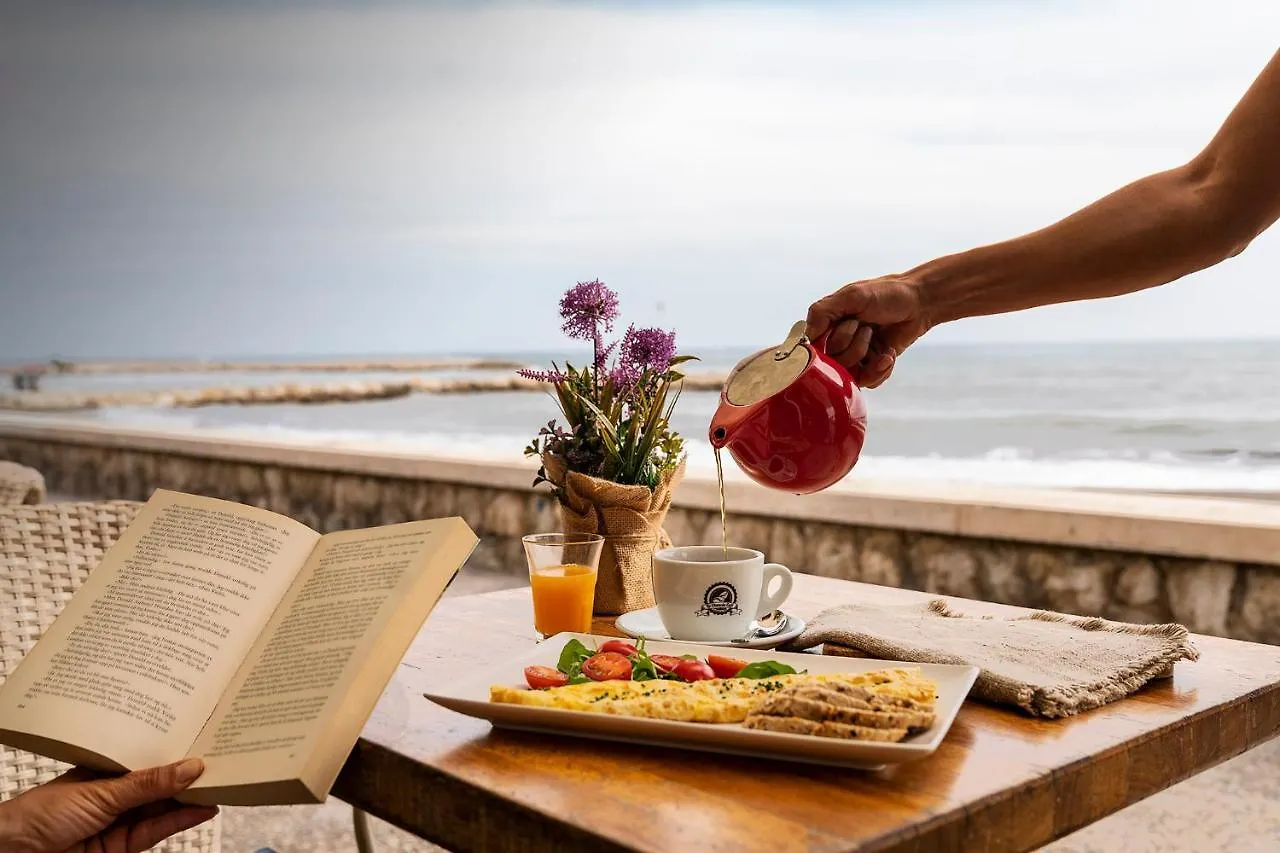 ***  Hotel La Chancla Malaga Spain